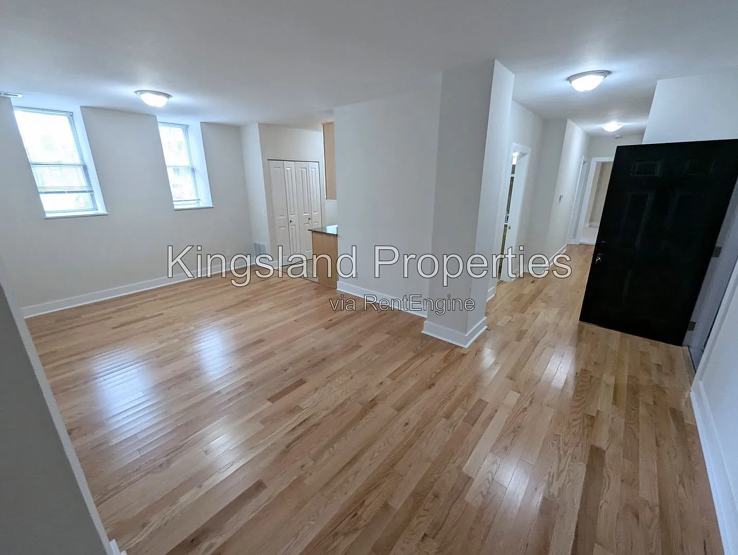 2 bed, 1.0 bath, 945 sqft, $1,395 — Photo 2