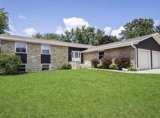 595 Court Dr, Hartford, WI 53027