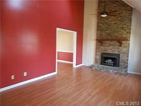 5th image of 120 Acorn Ct