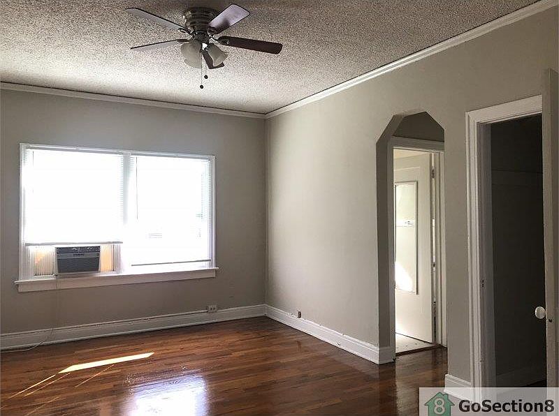 1st image of 1162 N Kingsley Dr APT 11