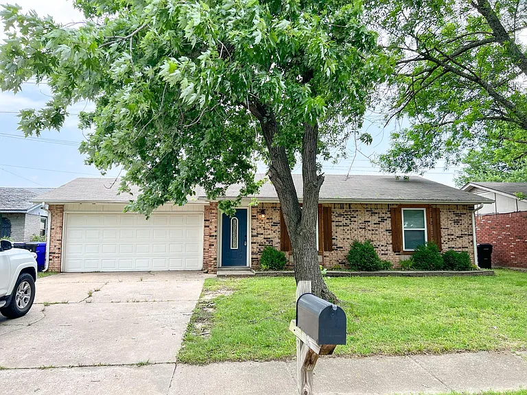 1741 S Pecan Ct — Photo 1