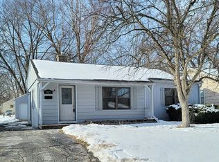1125 Ash St, Saint Charles, IL 60174