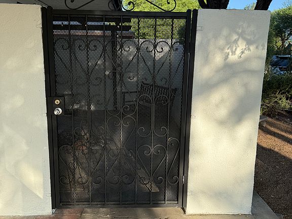 2nd image of 701 W Lewis Ave