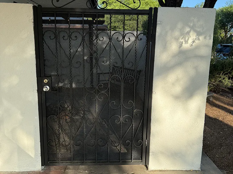 701 W Lewis Ave — Photo 2