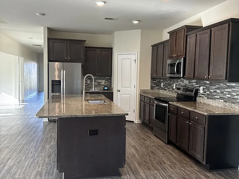 316 Merlin Ct — Photo 16