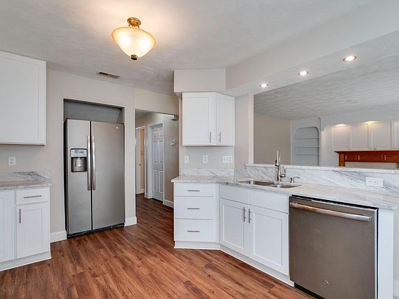 4th image of 1397 Dalsbury Ln