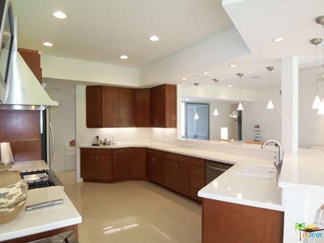 1st image of 22 Lakeview Cir