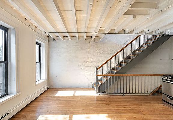 3rd image of 352 Wythe Ave #2