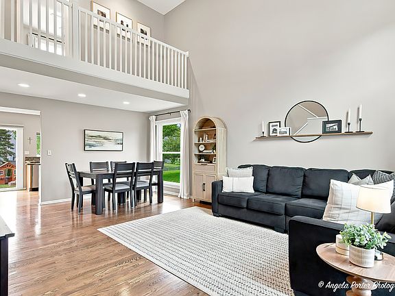 3rd image of 723 Edelweiss Dr