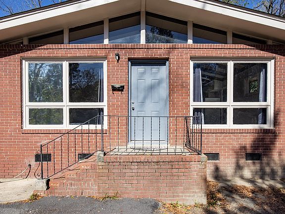 3rd image of 3209 Cherokee Ave