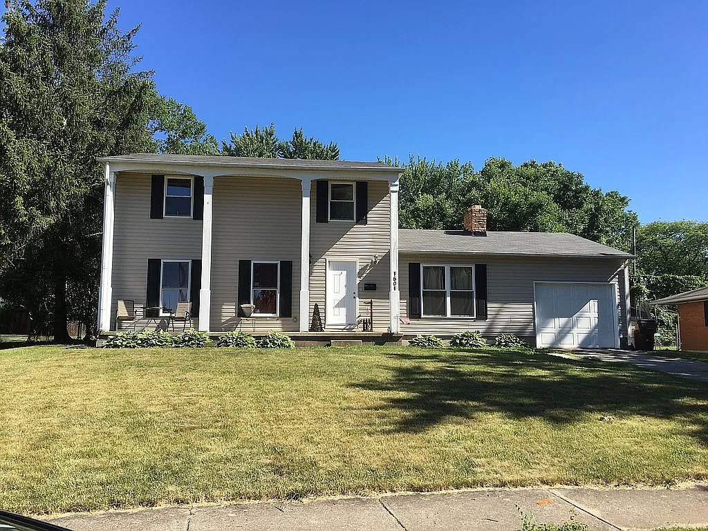 1601 Hyannis Dr photo 1