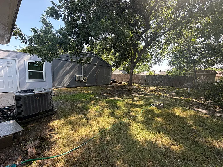 513 Shawnee Trce — Photo 32
