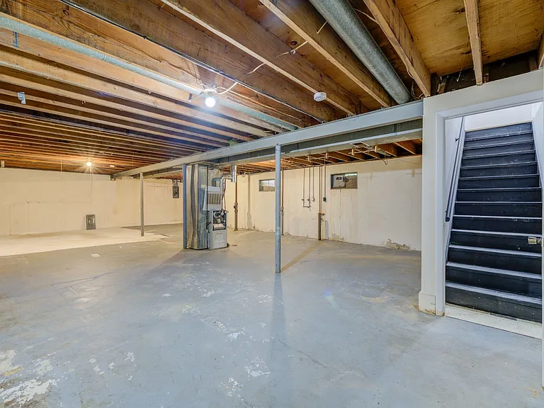 2303 Ida Dr — Photo 21