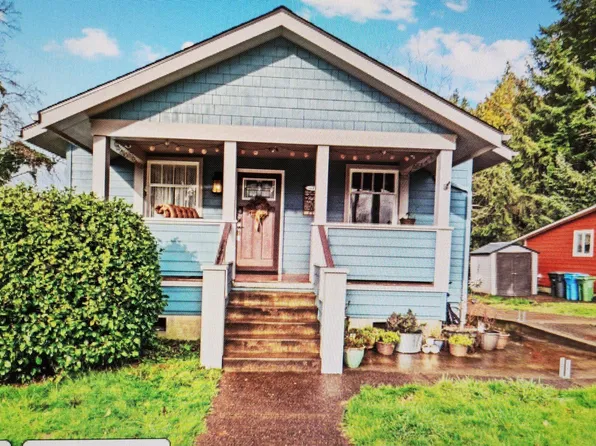 208 SE Alder St, Toledo, OR 97391