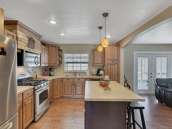 2nd image of 439 Eagle Cir
