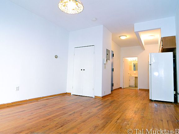 3rd image of 28 Orchard St #22