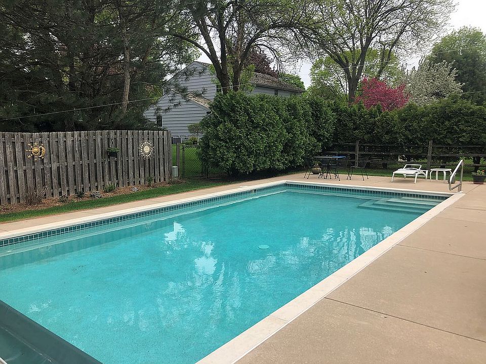 2nd image of 741 Bordeaux Rue