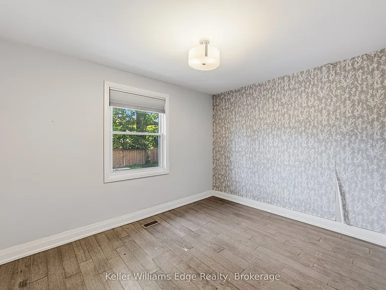 2300 Wagner Cres #UPPER — Photo 16