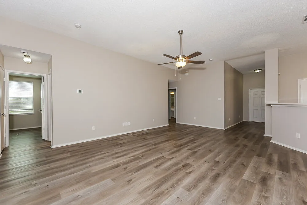 3 bed, 2.0 bath, 1788 sqft, $2,360 — Photo 4