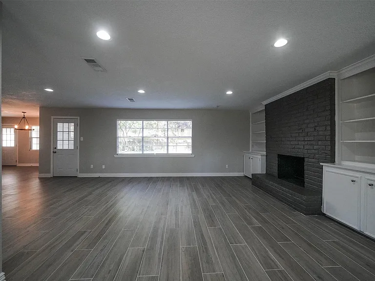 7818 Beaufort Dr — Photo 8