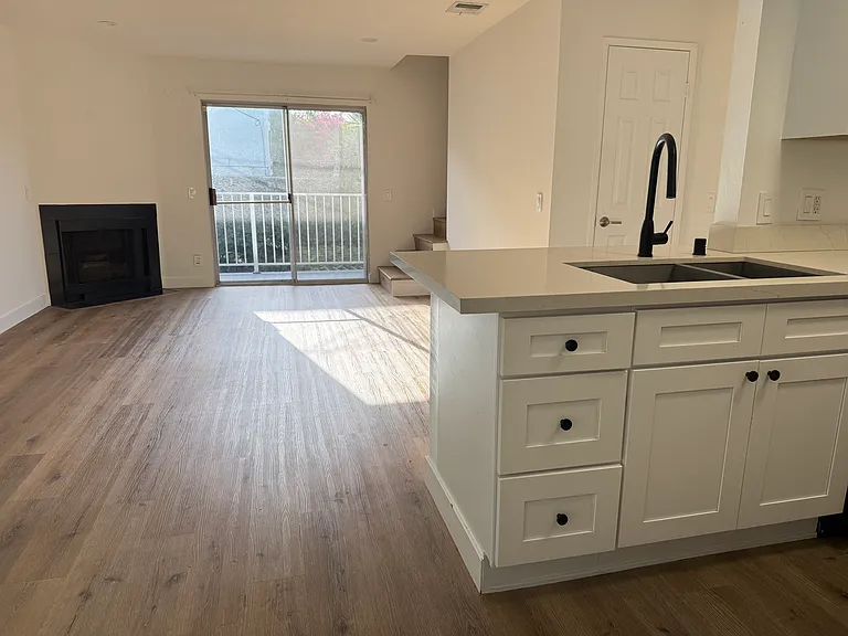 1520 S Bedford St #7 — Photo 6