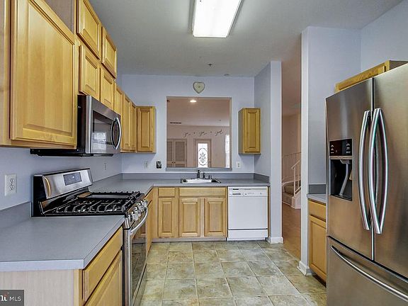 4th image of 8654 Aspen Grove Ct