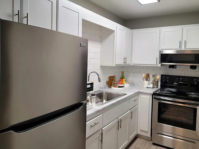 The Residences at 1671 Campbell — Photo 4