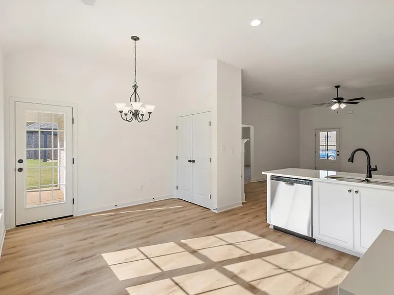 6275 Clover Ct — Photo 9
