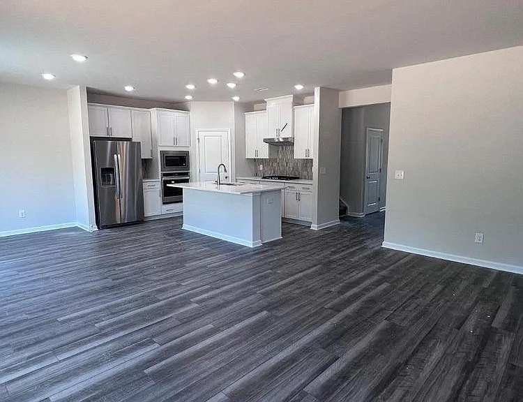 845 Avonmore Dr — Photo 10