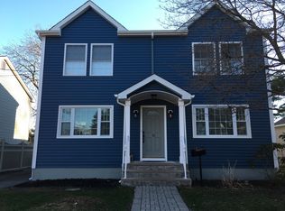 16 Peek St, Rochelle Park, NJ 07662