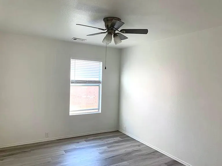 709 Cactus Trl — Photo 6