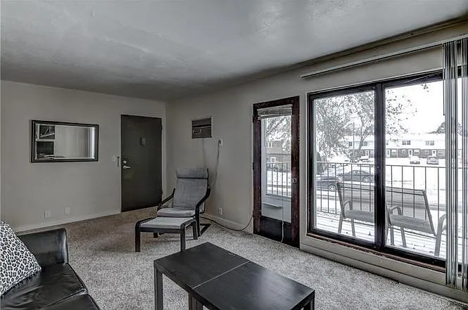 2713 Thomas Dr — Photo 10