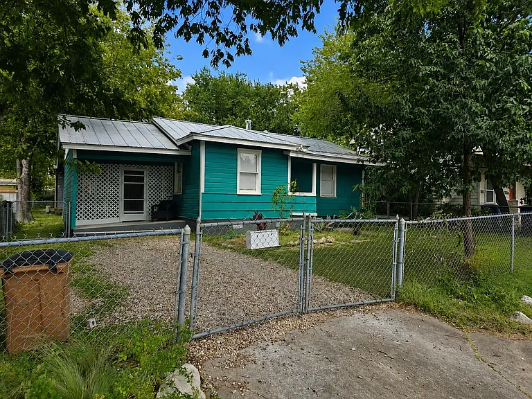 200 Nelray Blvd — Photo 3