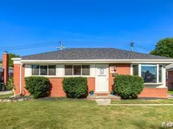 28813 Beste St, Saint Clair Shores, MI 48081