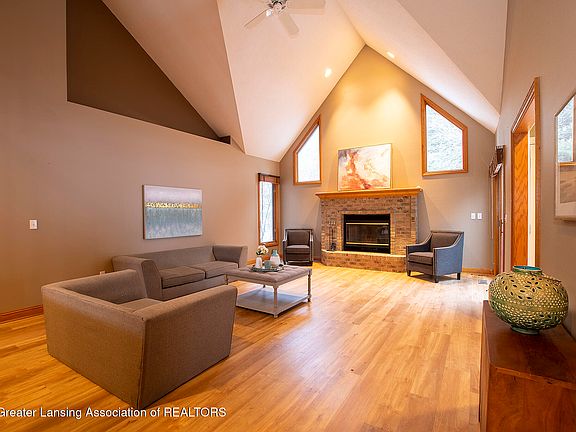2nd image of 4055 Breakwater Dr