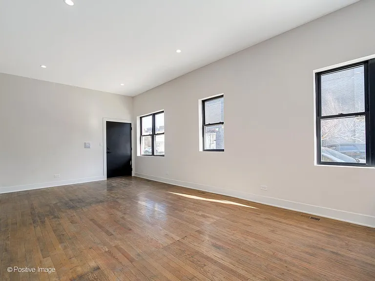 846 N Ashland Ave — Photo 7