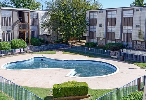 Las Brisas Apartments Photo 1
