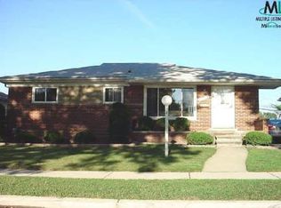 21670 Ridgedale St, Oak Park, MI 48237