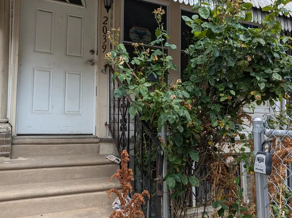 2039 S Aikens St, Philadelphia, PA 19142