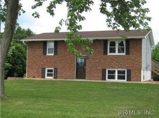 160 Beaver Creek Trl, Greenville, IL 62246
