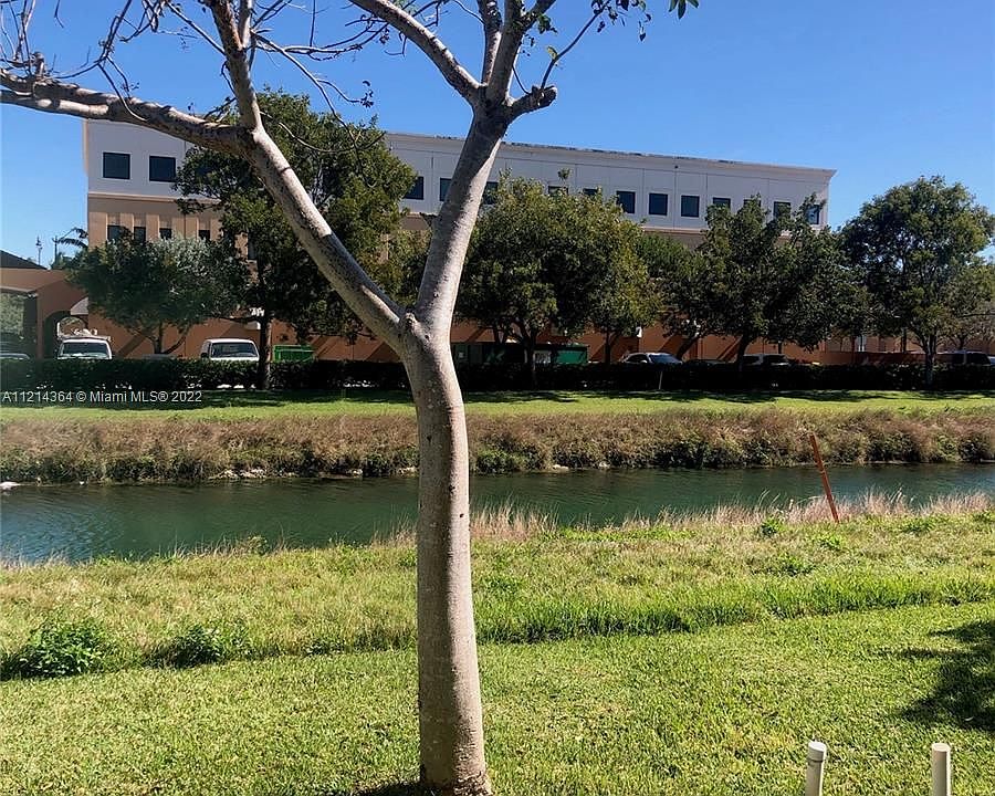 2nd image of 619 NE 21st Ter