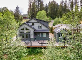 232 Edgewater Dr, Carson, WA 98610