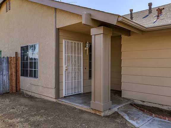 3rd image of 22967 Chambray Dr
