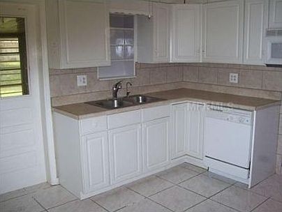 3rd image of 2649 Canal Dr N