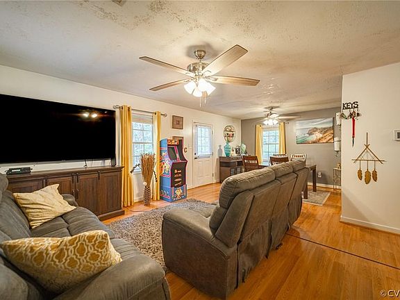 4th image of 1708 Acton St