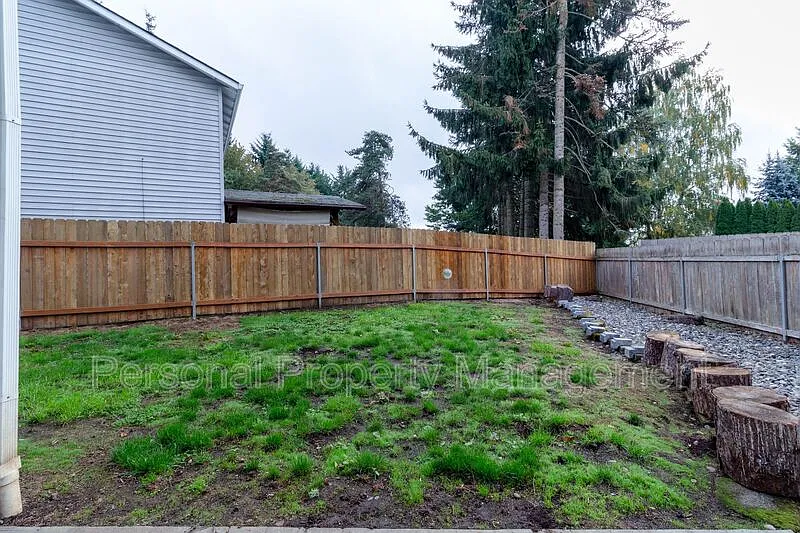 4 bed, 2.5 bath, 2160 sqft, $2,795 — Photo 3