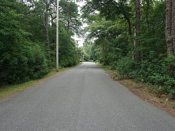 5th image of 33 Tiller Dr