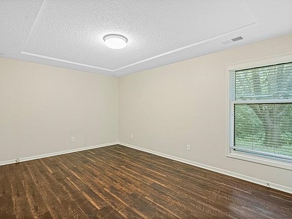5th image of 32200 E Colbern Rd
