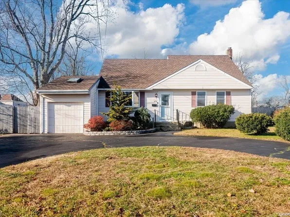 470 Keith Lane, West Islip, NY 11795