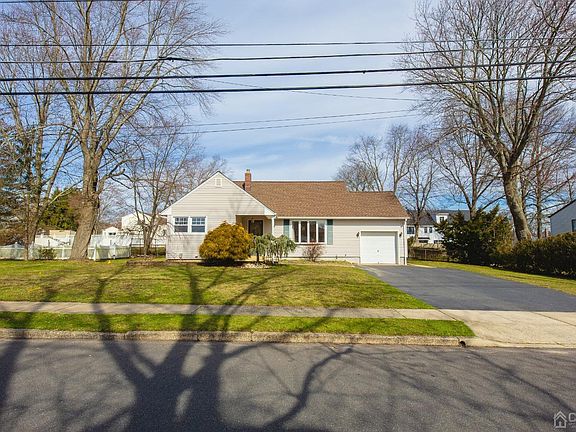 2nd image of 155-155 Burlington Ave